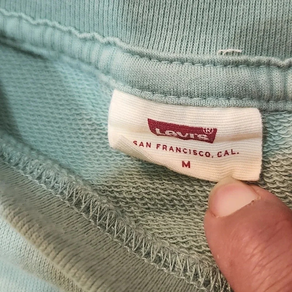 Levi's butterfly floral soft green long sleeve crewneck sweater - Picture 6 of 6